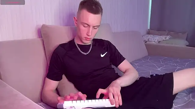 Travis Gracile online show from 05-09-26, 08:52