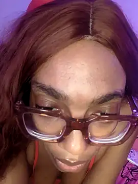 ChocolatCoveredStrawberry online show from 04-19-26, 07:07