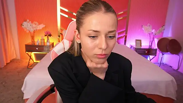 DoveLovee online show from 05-18-26, 12:55