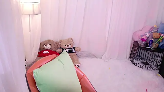Zoe-001 online show from 05-27-26, 12:02