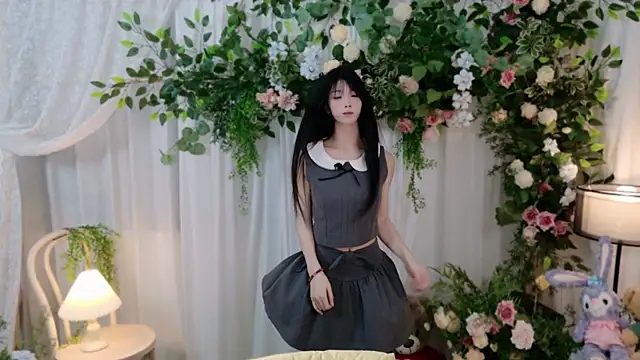 Snapshot of Zoe-001 chatting on 06-24-26, 03:00 Zoe-001 online show from 06-24-26, 03:00