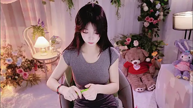 Snapshot of Zoe-001 chatting on 07-05-26, 02:57 Zoe-001 online show from 07-05-26, 02:57