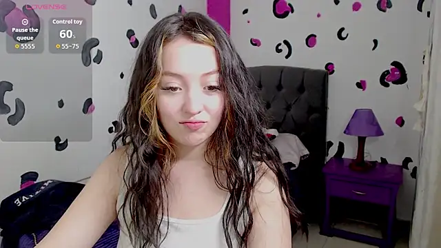 Snapshot of vero_doll12 chatting on 06-02-26, 01:24 vero doll12 online show from 06-02-26, 01:24