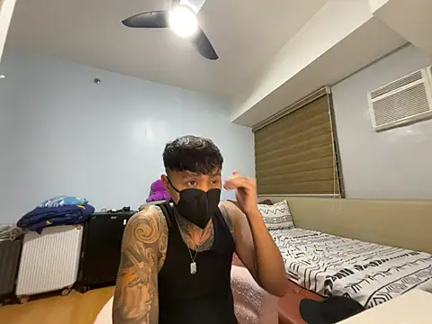 Snapshot of tattoo_hottie chatting on 04-15-26, 01:40 tattoo hottie online show from 04-15-26, 01:40