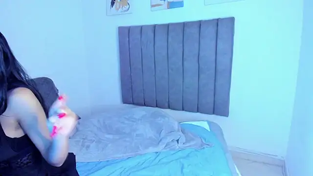 Snapshot of britanny_jones1 chatting on 04-12-26, 10:31 britanny jones1 online show from 04-12-26, 10:31