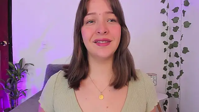 Snapshot of Mari_Rouse chatting on 05-20-26, 01:39 Mari Rouse online show from 05-20-26, 01:39