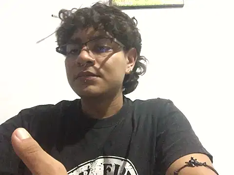 xhecho uzumaki online show from 05-17-26, 04:21