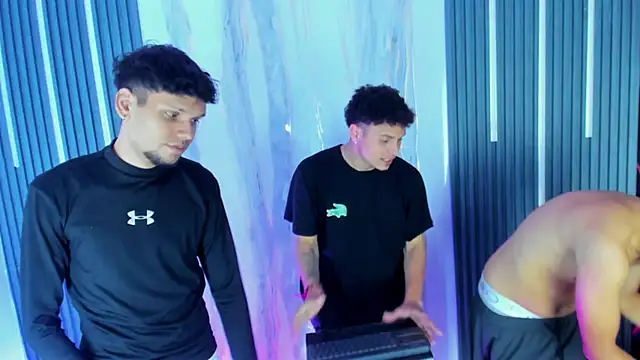 Snapshot of The_King_Swit chatting on 04-13-26, 08:47 The King Swit online show from 04-13-26, 08:47