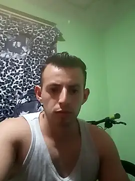 Snapshot of kaeel_1998 chatting on 04-15-26, 10:43 kaeel 1998 online show from 04-15-26, 10:43