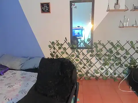 MilaValentine online show from 04-13-26, 07:52