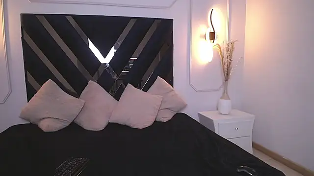 Flor pink online show from 04-11-26, 05:12