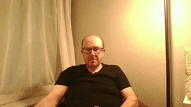 CallumBee online show from 04-11-26, 10:08