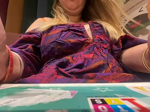 Snapshot of kavyasingh36 chatting on 04-12-26, 08:25 kavyasingh36 online show from 04-12-26, 08:25