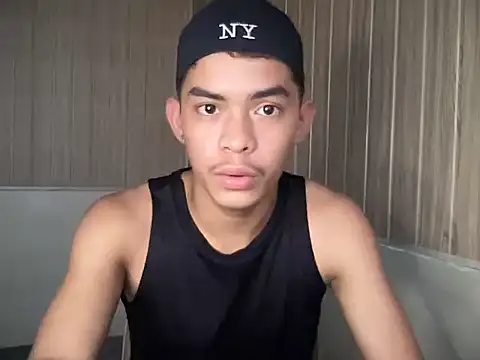 yourhotasian jhonpol16 online show from 06-16-26, 01:30