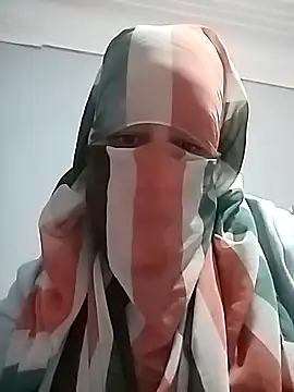 Snapshot of MiddlingVicarage chatting on 04-12-26, 08:52 MiddlingVicarage online show from 04-12-26, 08:52