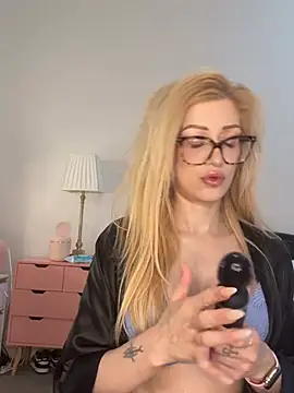 darkglitter26 online show from 07-10-26, 10:40