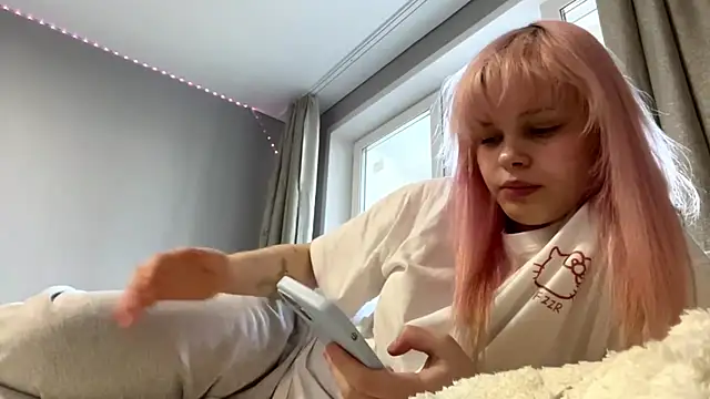 Snapshot of Iam_Eshly chatting on 04-15-26, 10:22 Iam Eshly online show from 04-15-26, 10:22