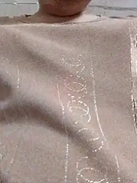 Snapshot of Maya-35 chatting on 04-14-26, 03:29 Maya-35 online show from 04-14-26, 03:29