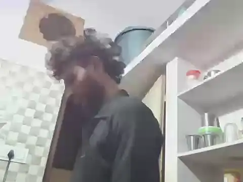 Snapshot of itsmemadhu2019 chatting on 04-12-26, 10:37 itsmemadhu2019 online show from 04-12-26, 10:37