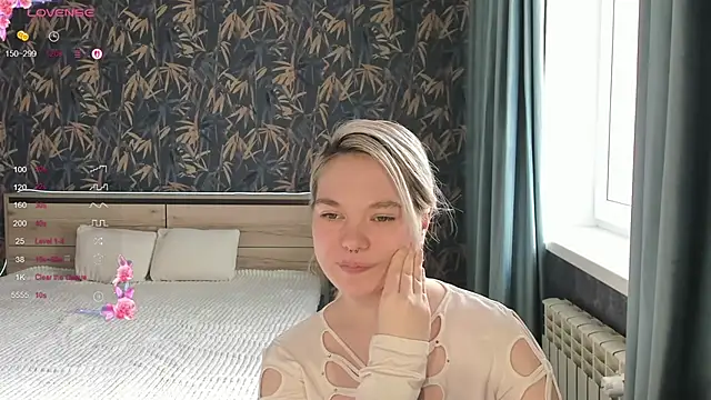 Anna Delon online show from 04-25-26, 01:41