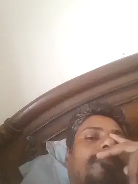 Snapshot of sk022 chatting on 06-11-26, 02:33 sk022 online show from 06-11-26, 02:33