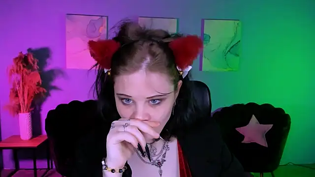 nikki kiss  online show from 04-27-26, 08:56