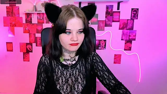 nikki kiss  online show from 05-27-26, 09:17