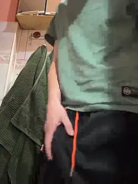 eryk83638 online show from 04-13-26, 04:12