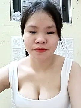 Seraphinahh online show from 04-28-26, 03:50
