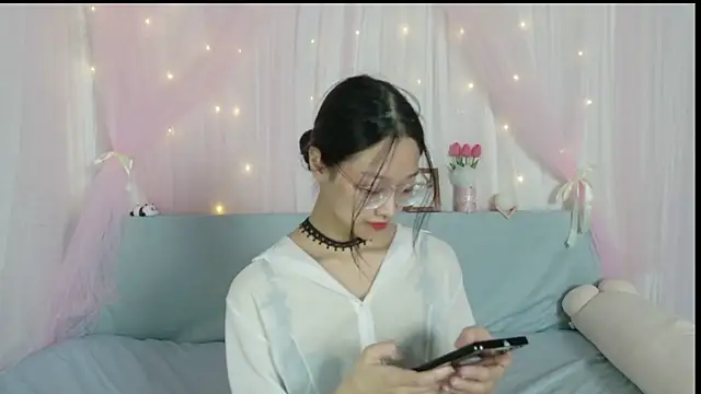 shy pink doll online show from 07-31-26, 03:44