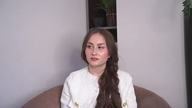 Snapshot of LarueRehling chatting on 04-14-26, 10:32 LarueRehling online show from 04-14-26, 10:32