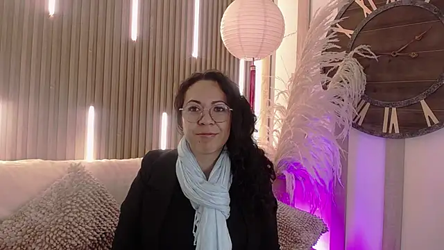 Velvet Curly online show from 05-12-26, 12:35