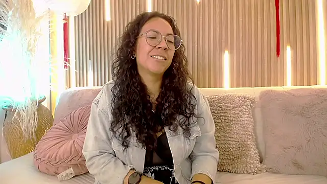 Velvet Curly online show from 05-25-26, 01:06
