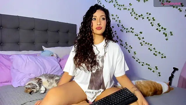 Charlotte james1 online show from 07-11-26, 01:52