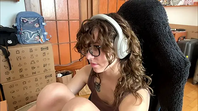PillowPeachX online show from 05-03-26, 08:53