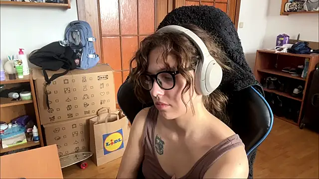 PillowPeachX online show from 05-12-26, 10:01