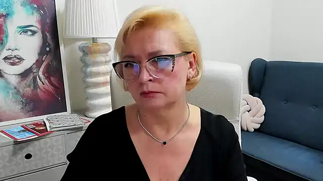 luna xfantasy online show from 05-08-26, 06:41