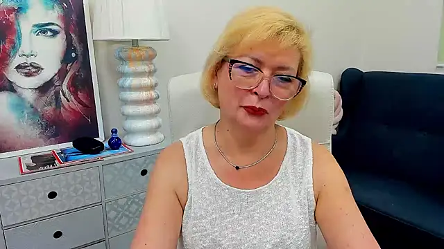 luna xfantasy online show from 06-19-26, 06:29