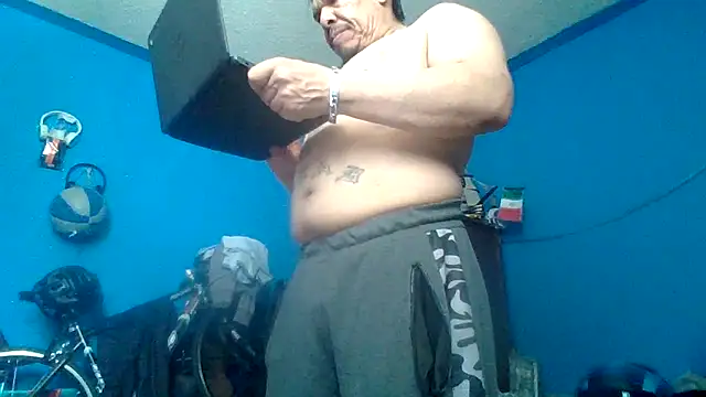 Snapshot of Oskr2024XXX chatting on 06-02-26, 08:22 Oskr2024XXX online show from 06-02-26, 08:22