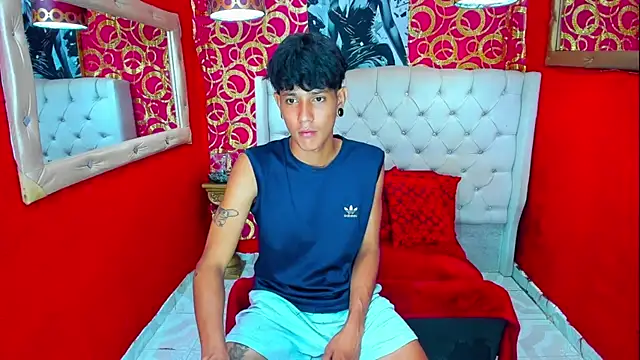 Snapshot of straightyoungpein chatting on 04-14-26, 04:40 straightyoungpein online show from 04-14-26, 04:40