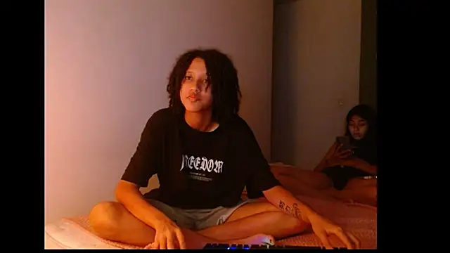 Snapshot of Stefy_sophie03 chatting on 06-16-26, 04:15 Stefy sophie03 online show from 06-16-26, 04:15