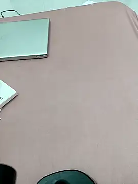 Snapshot of Labury chatting on 04-15-26, 08:32 Labury online show from 04-15-26, 08:32