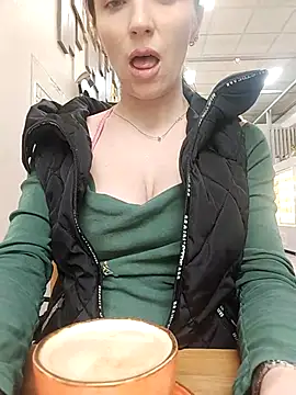 Naughty Queen0 online show from 04-19-26, 11:07