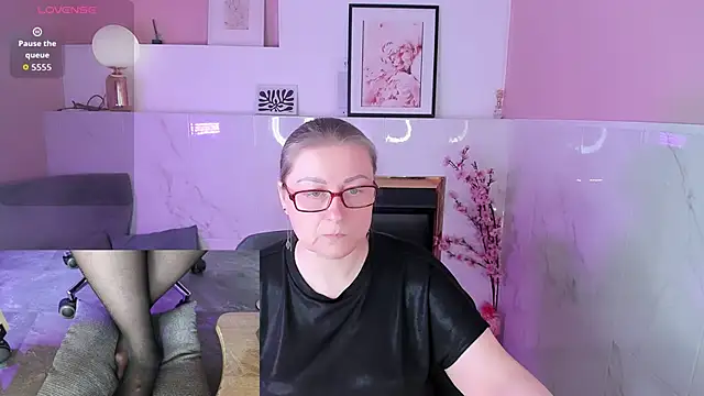 Alexandra Kind online show from 04-22-26, 08:54
