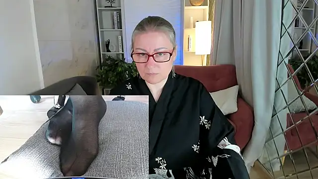 Alexandra Kind online show from 05-05-26, 01:52