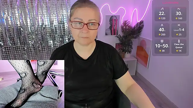 Alexandra Kind online show from 05-22-26, 01:39