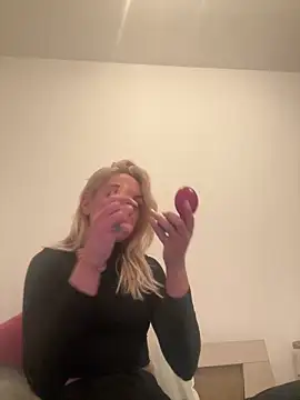 urfavmistressxoxo online show from 04-16-26, 06:30