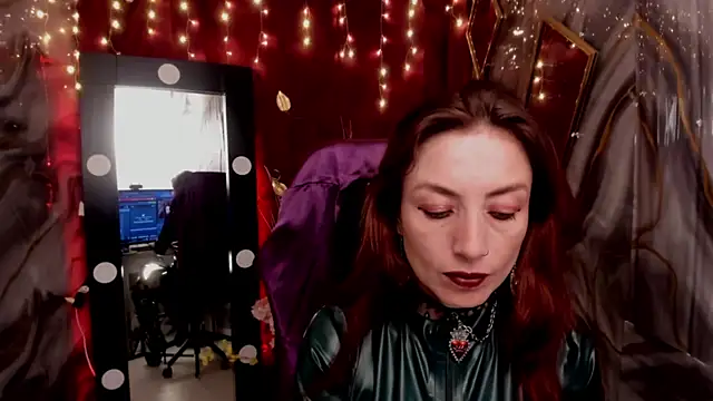 Queenscarlettsecret online show from 05-04-26, 06:37