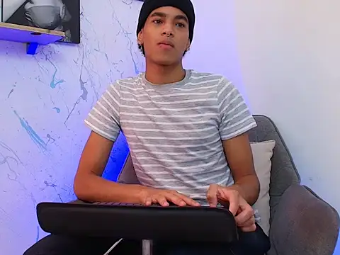 Gabriiel maddox online show from 04-15-26, 01:51