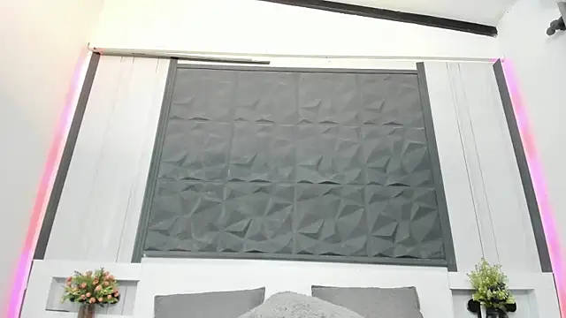 sophia blade  online show from 05-16-26, 10:36